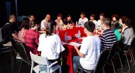 以藝術之名，致敬青春與奉獻 《十年》主創與支教志愿者共話成長
